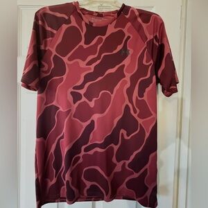 Under Armour Burgundy Camouflage Tee Shirt Size M